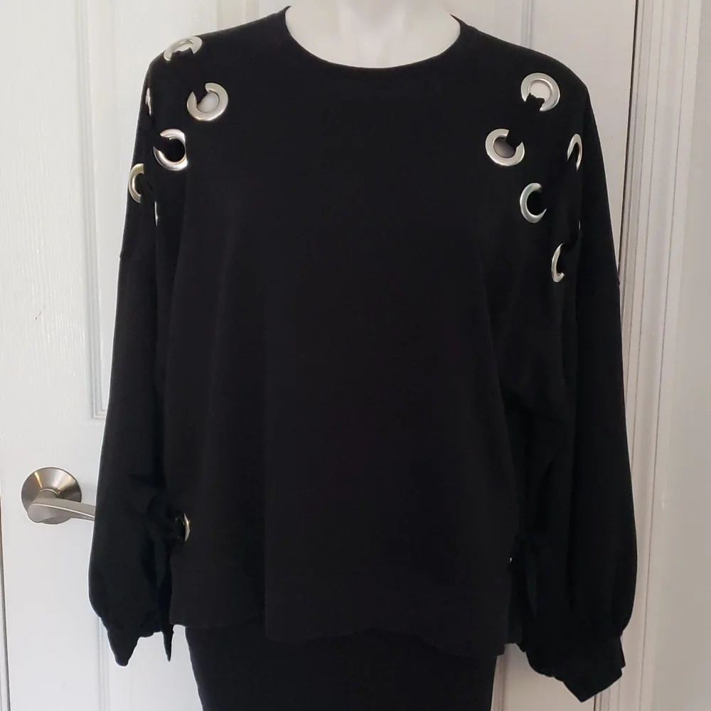 Kim & Cami Black Eyelet Detail Top - Picture 2 of 10